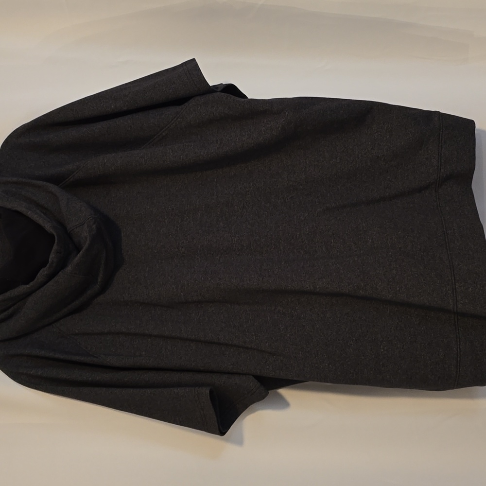 Old Navy Active Black Dynamic Short Sleeve Fleece Hoodie - Picture 3 of 4